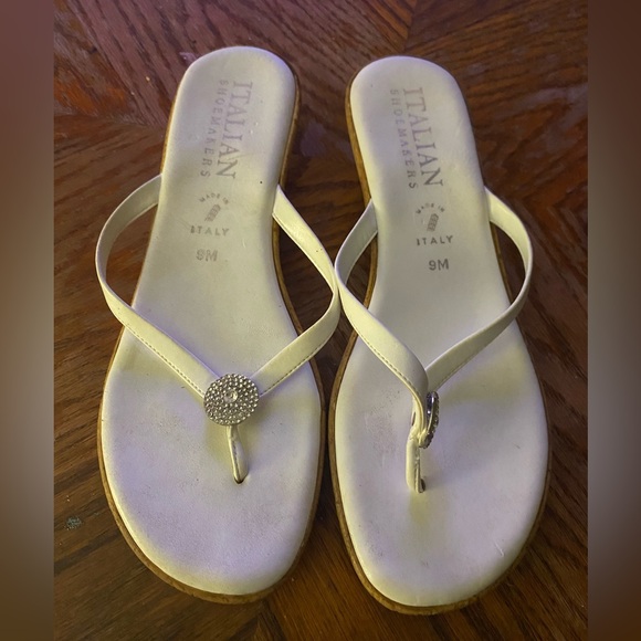 Italian Shoemakers Shoes - Italian shoemakers White Italian Strappy Sandals women size 9